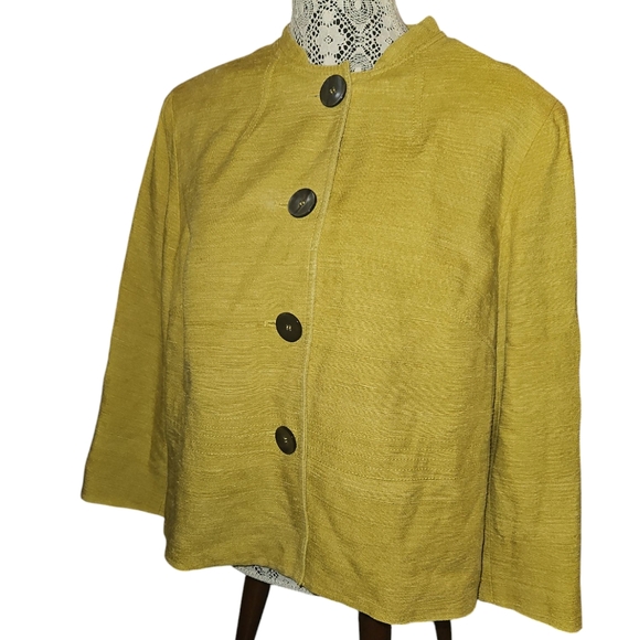 Planet Yellow Jacket - Picture 1 of 14